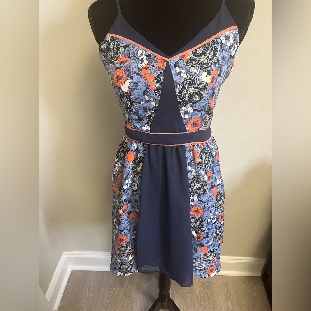 Lauren Conrad Blue Floral Dress. 6